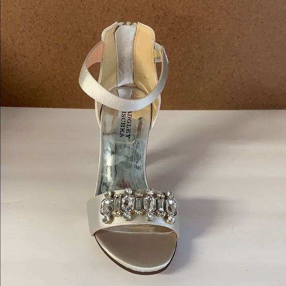 Badgley Mischka Kids Shoes - Kids Size 4 - Picture 3 of 5